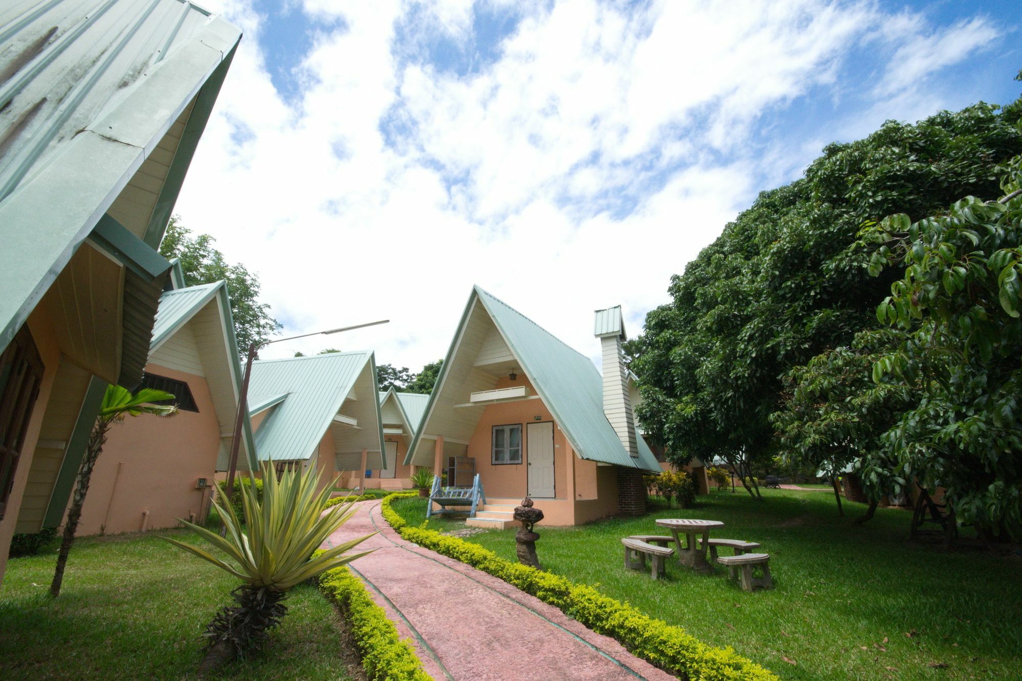 Touch Star Resort - Doi Inthanon Chom Thong Zewnętrze zdjęcie